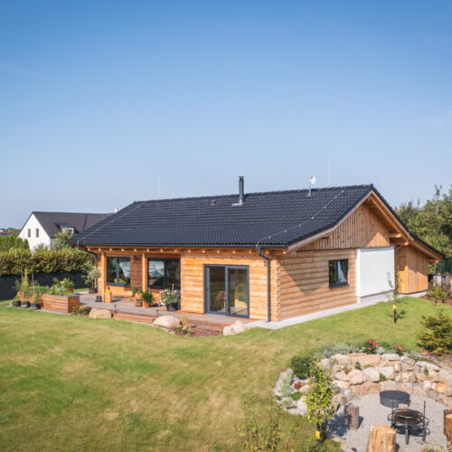Poloroubený bungalov Sulice exteriér