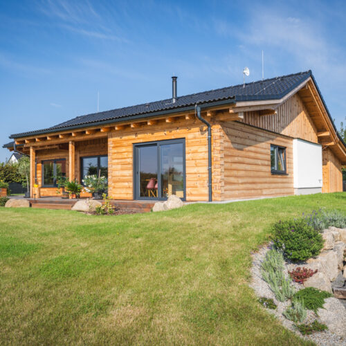 Poloroubený bungalov Sulice exteriér