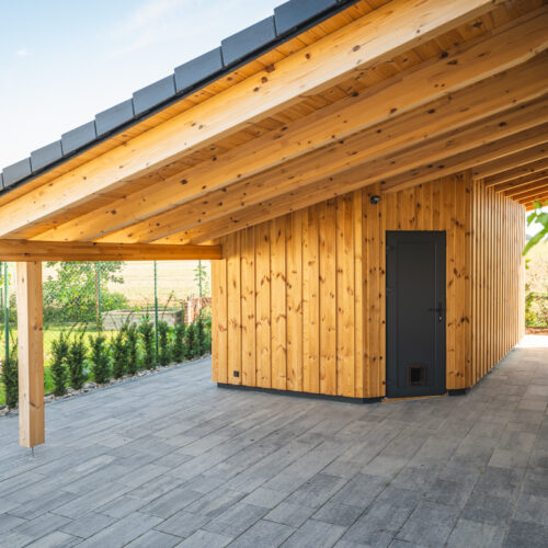 Poloroubený bungalov Sulice exteriér