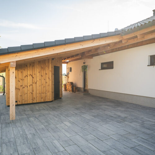 Poloroubený bungalov Sulice exteriér