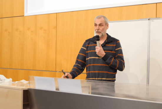 Přednáška o dřevu jakožto stavebním materiálu